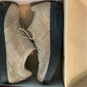 MBT Tan and Black Platform Shoes Comfortable Everyday Style